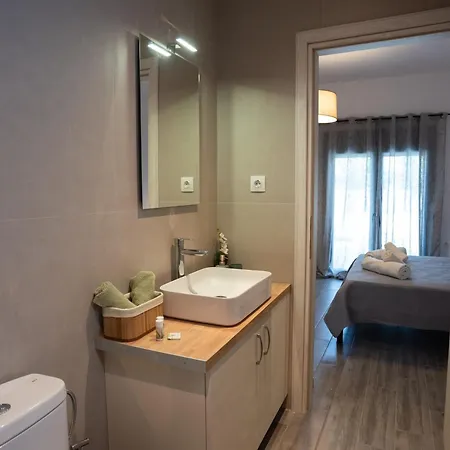 Celine House * 볼로스