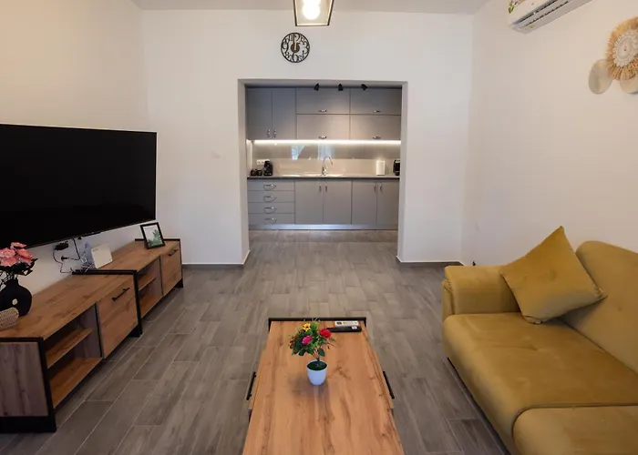 Celine House Case de vacanță *